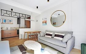 Pick A Flat'S Apartment In Triangle D'Or - Pierre 1Er De Serbie